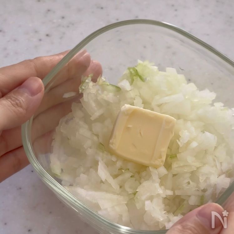 Cheese-Stuffed Hamburg Steak (チーズハンバーグ) Process1